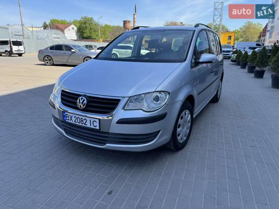 Volkswagen Touran
                          2007г. в рассрочку