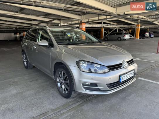 Volkswagen Golf                            2015г. в рассрочку