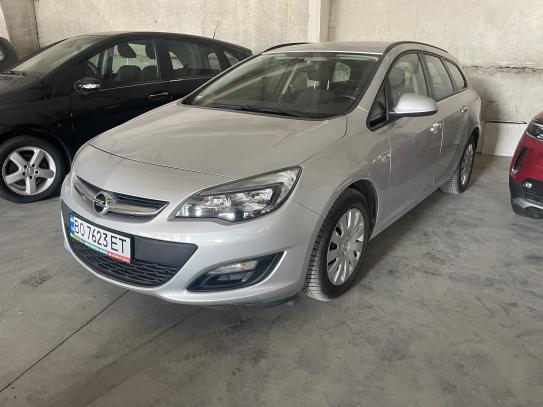 Opel Astra 2013г. в рассрочку