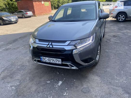 Mitsubishi Outlander 2021р. у розстрочку