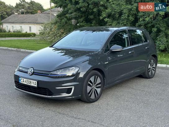 Volkswagen E-golf                          2015г. в рассрочку