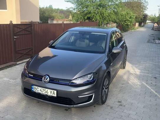 Volkswagen E-golf 2015р. у розстрочку