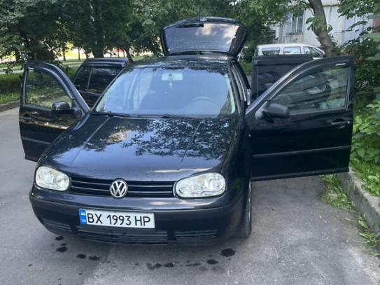 Volkswagen Golf 2002г. в рассрочку