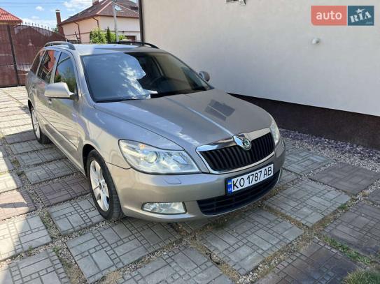 Skoda Octavia                         2012г. в рассрочку