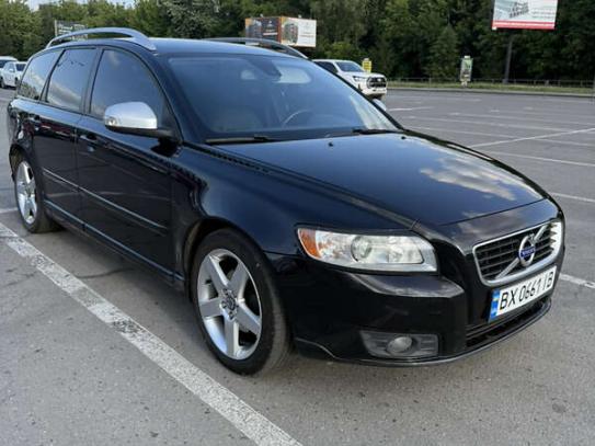Volvo V50                             2010г. в рассрочку