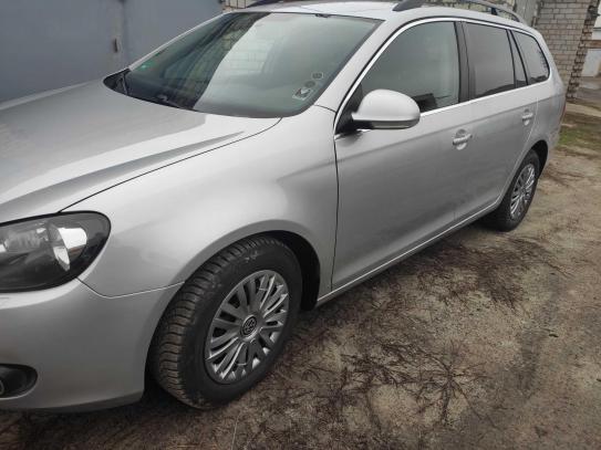 Volkswagen Golf
                            2011г. в рассрочку