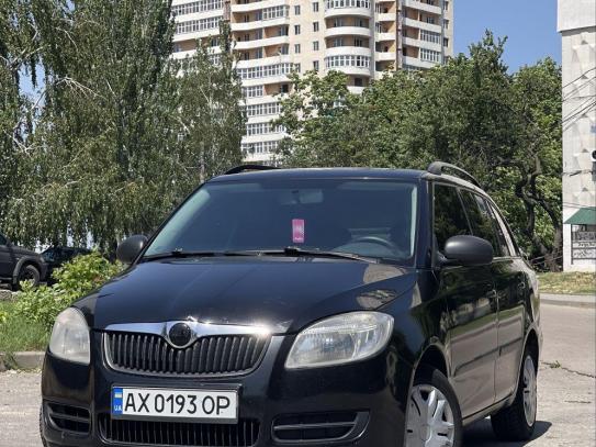 Skoda Fabia                           2008г. в рассрочку