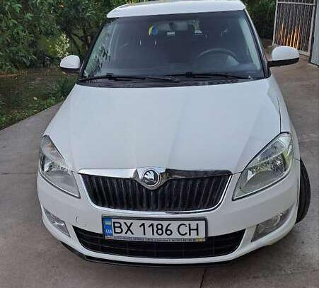 Skoda Fabia                           2013г. в рассрочку