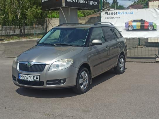 Skoda Fabia                           2008г. в рассрочку
