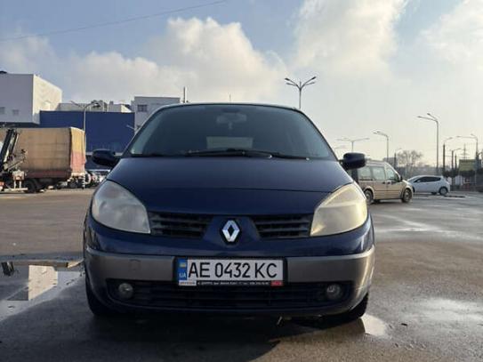 Renault Megane scenic                   2004г. в рассрочку