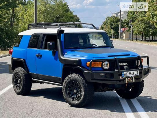 Toyota Fj cruiser 2006р. у розстрочку