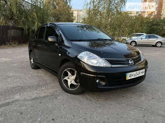 Nissan Tiida 2010р. у розстрочку