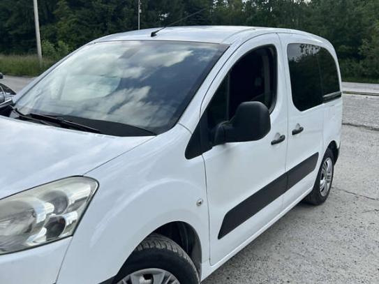 Peugeot Partner                         2011г. в рассрочку