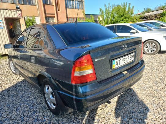 Opel Astra                           2004г. в рассрочку