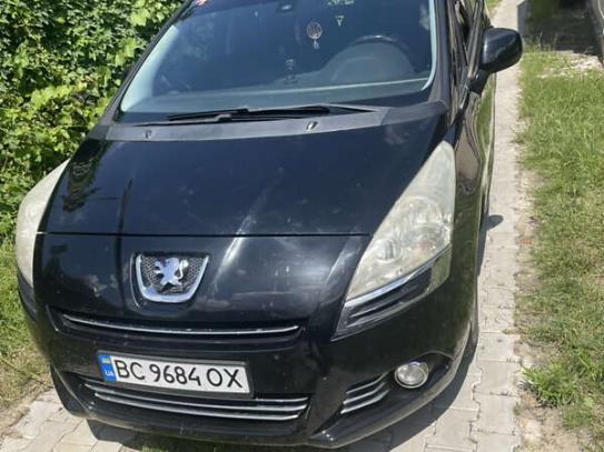 Peugeot 5008 2010г. в рассрочку