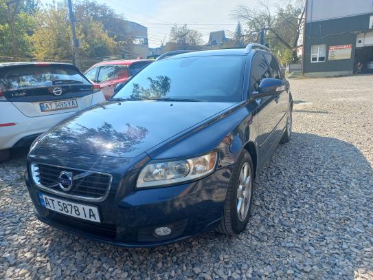 Volvo V50 2011г. в рассрочку