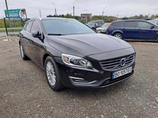 Volvo V60 2016г. в рассрочку