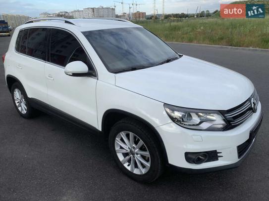 Volkswagen Tiguan 2016р. у розстрочку