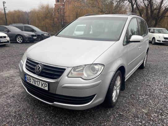 Volkswagen Touran 2007р. у розстрочку