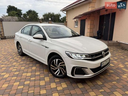 Volkswagen E-bora 2019р. у розстрочку