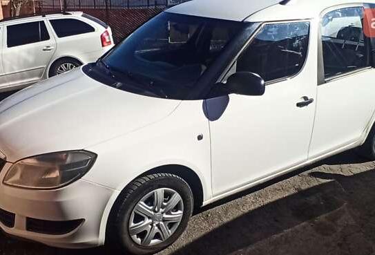 Skoda Roomster                        2012г. в рассрочку