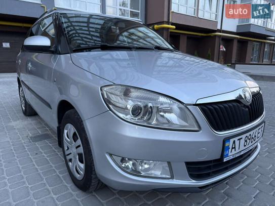 Skoda Fabia                           2012г. в рассрочку