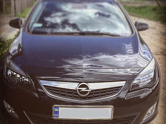 Opel Astra 2012р. у розстрочку