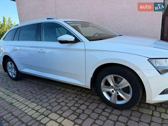 Skoda Superb 2016г. в рассрочку