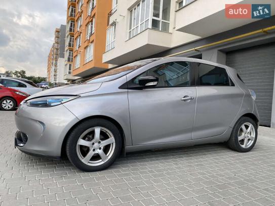 Renault Zoe                             2014г. в рассрочку