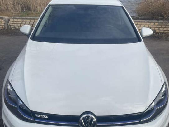 Volkswagen E-golf                          2020г. в рассрочку