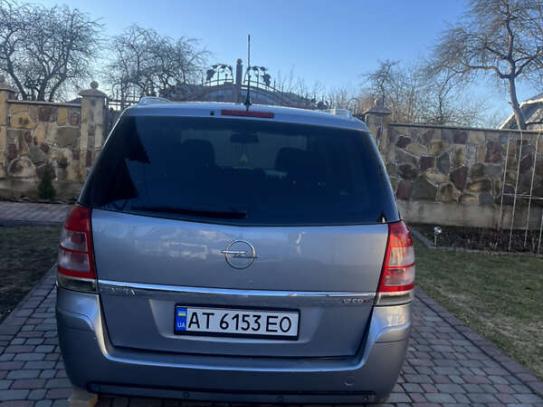 Opel Zafira                          2008г. в рассрочку