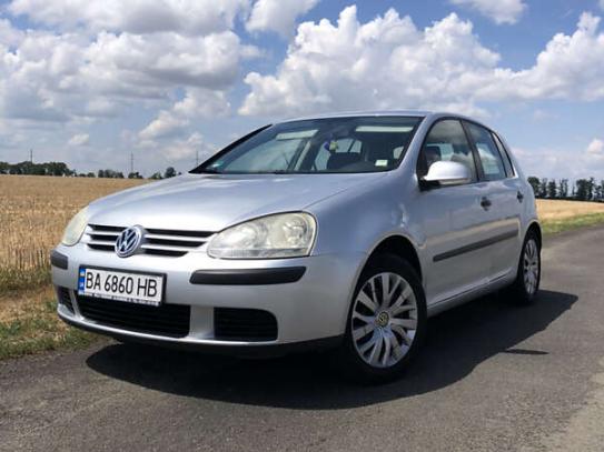 Volkswagen Golf 2005р. у розстрочку