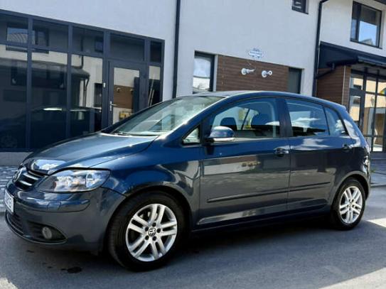 Volkswagen Golf plus
                       2008г. в рассрочку