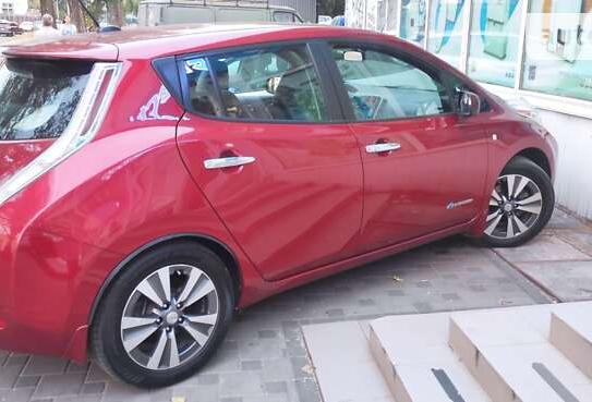 Nissan Leaf 2015г. в рассрочку