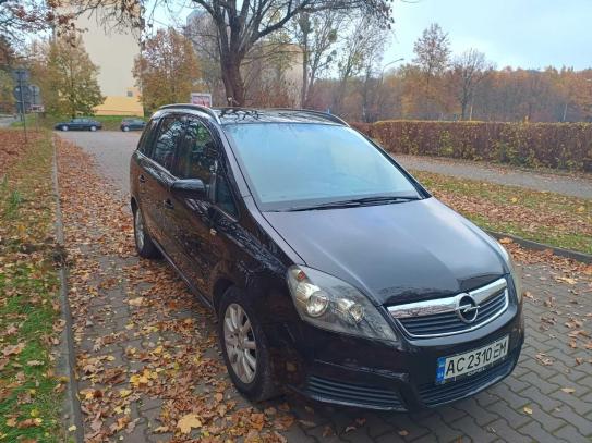 Opel Zafira                          2006г. в рассрочку