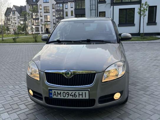 Skoda Fabia                           2010г. в рассрочку