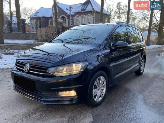 Volkswagen Touran 2016р. у розстрочку