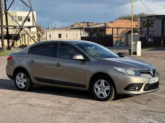 Renault Fluence                         2015г. в рассрочку