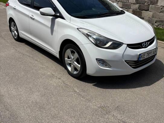 Hyundai Elantra                         2013г. в рассрочку
