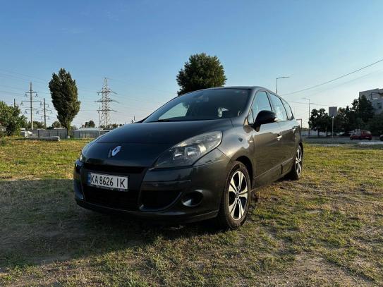 Renault Scenic iii                      2011г. в рассрочку