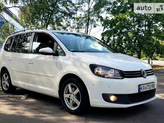 Volkswagen Touran                          2012г. в рассрочку