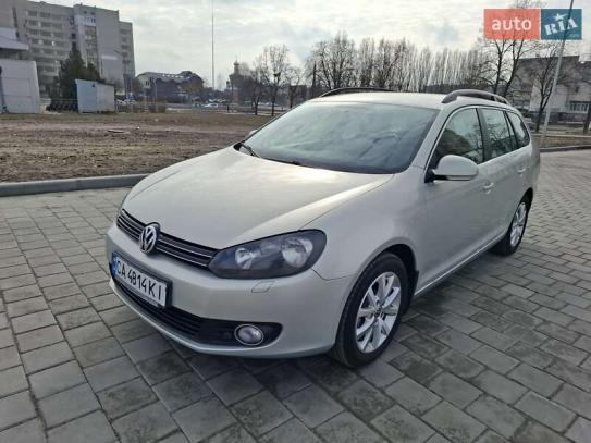 Volkswagen Golf                            2010г. в рассрочку