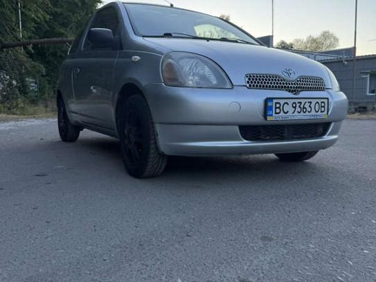 Toyota Yaris                           2002г. в рассрочку