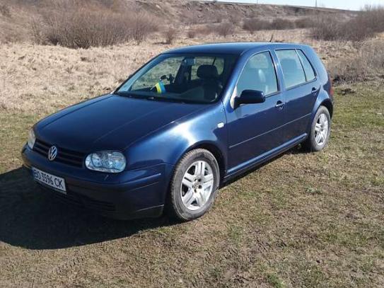 Volkswagen Golf 2003г. в рассрочку