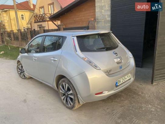 Nissan Leaf 2015р. у розстрочку