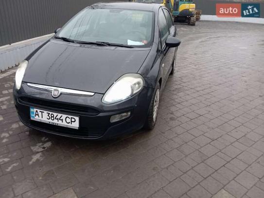 Fiat Punto
                           2010г. в рассрочку