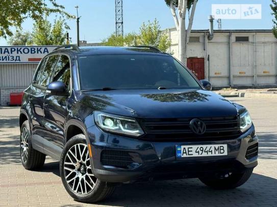 Volkswagen Tiguan 2015г. в рассрочку