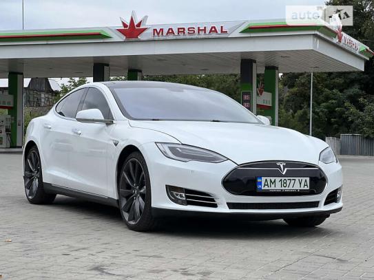 Tesla Model s 2014г. в рассрочку