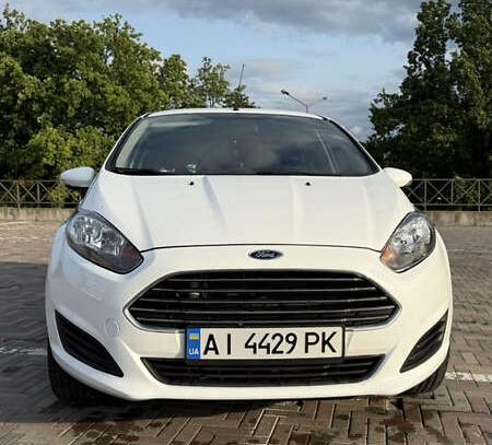 Ford Fiesta                          2016г. в рассрочку