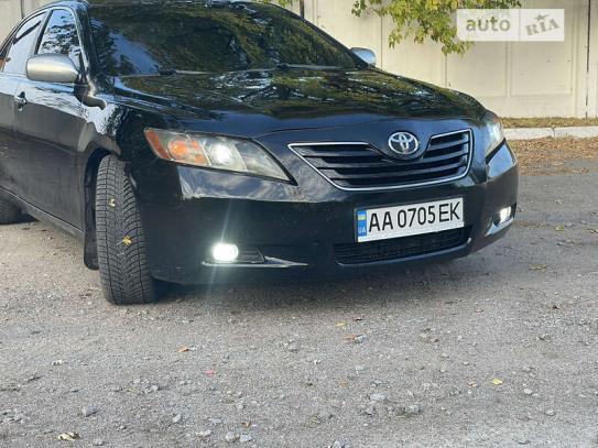 Toyota Camry 2007г. в рассрочку